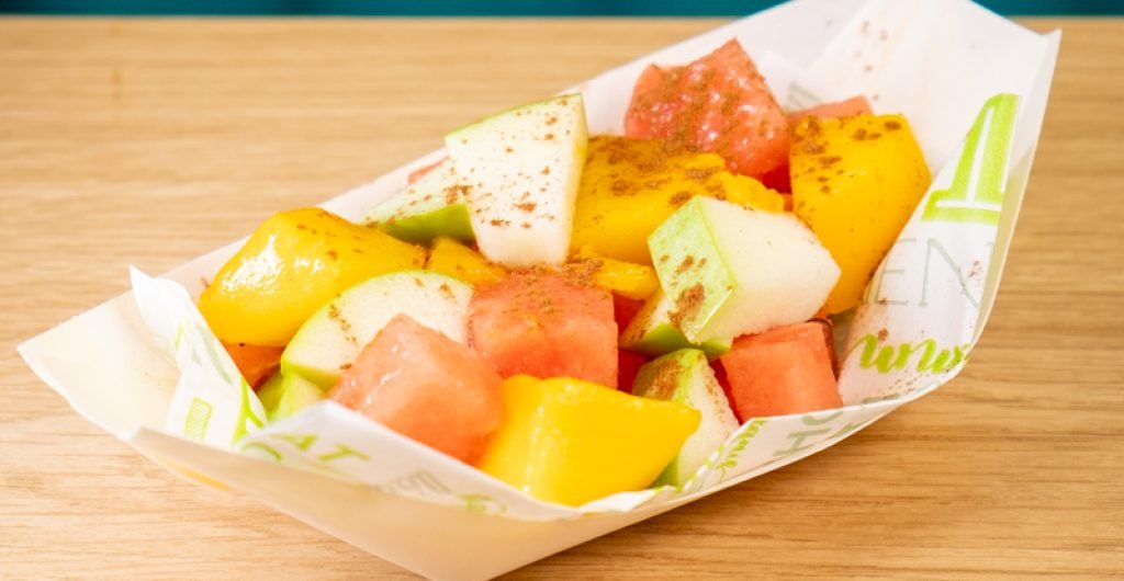 Macedonia de frutas naturales y canela